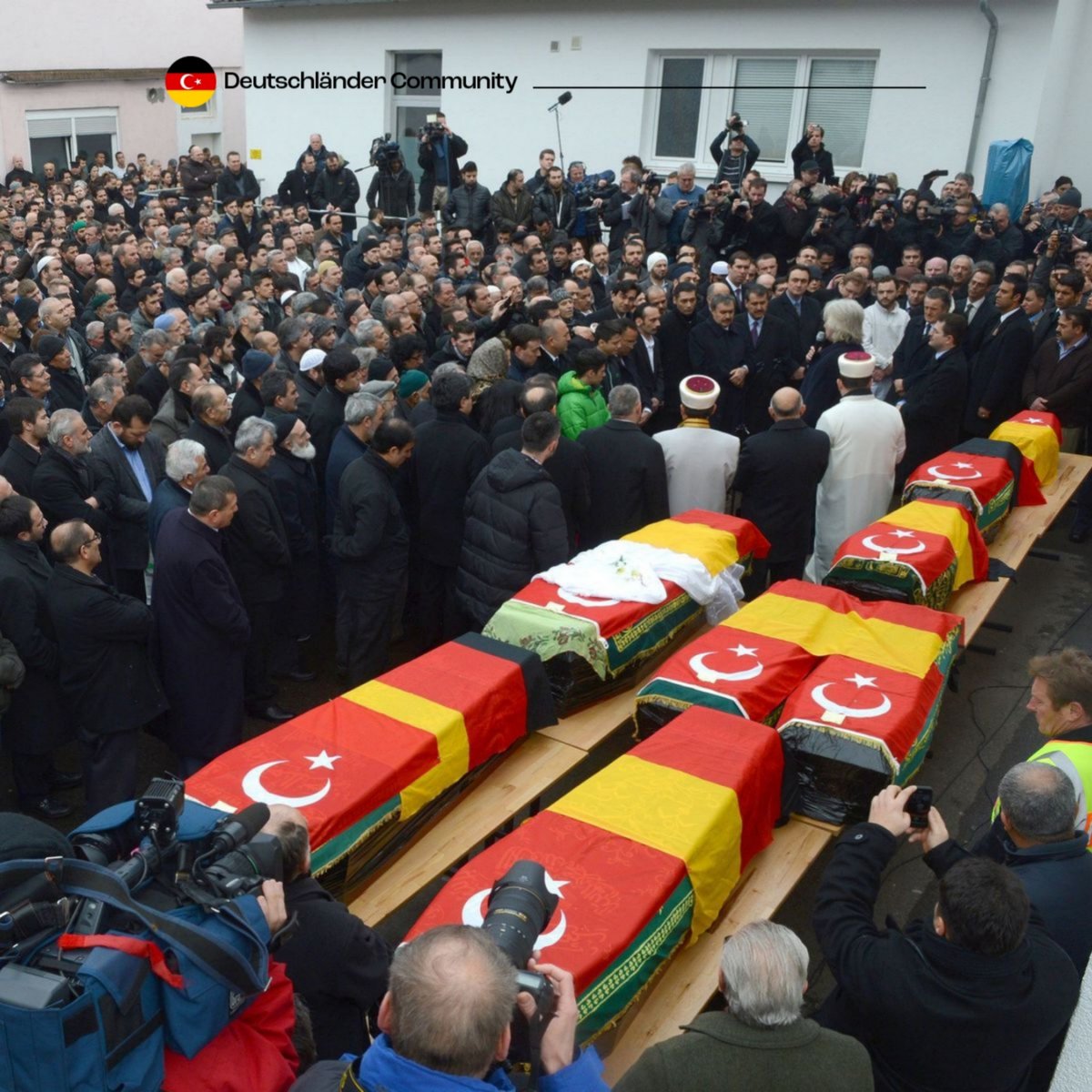 🇩🇪 Wir gedenken den Opfern des tragischen Brandes von Backnang am 10. März 2013. Bei dem verheerenden Feuer verloren sieben Kinder und eine Mutter aus einer türkischen Familie ihr Leben.