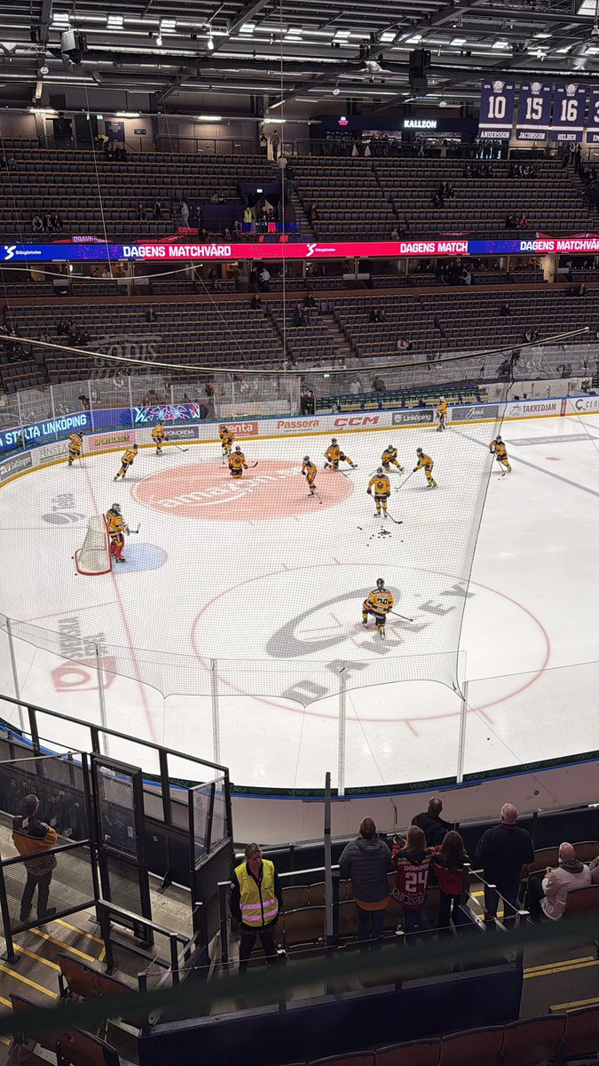 MaximilianK35's tweet photo. 100% i denna arena för mig.  Vi fortsätter väl med den fina statistiken ikväll va? 
Framåt Lule! https://t.co/1JEdlXcwda