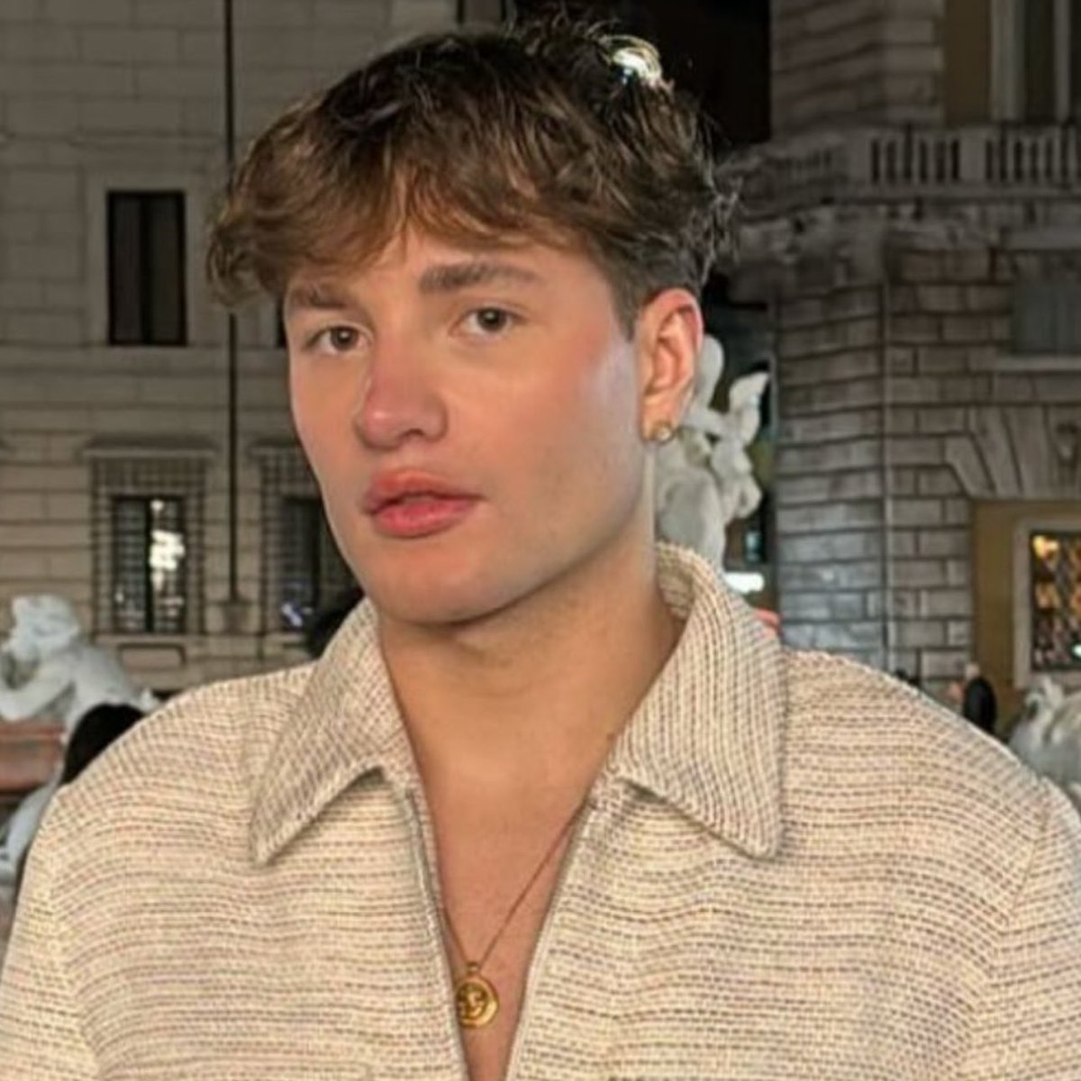 UpdateCharts tweet media