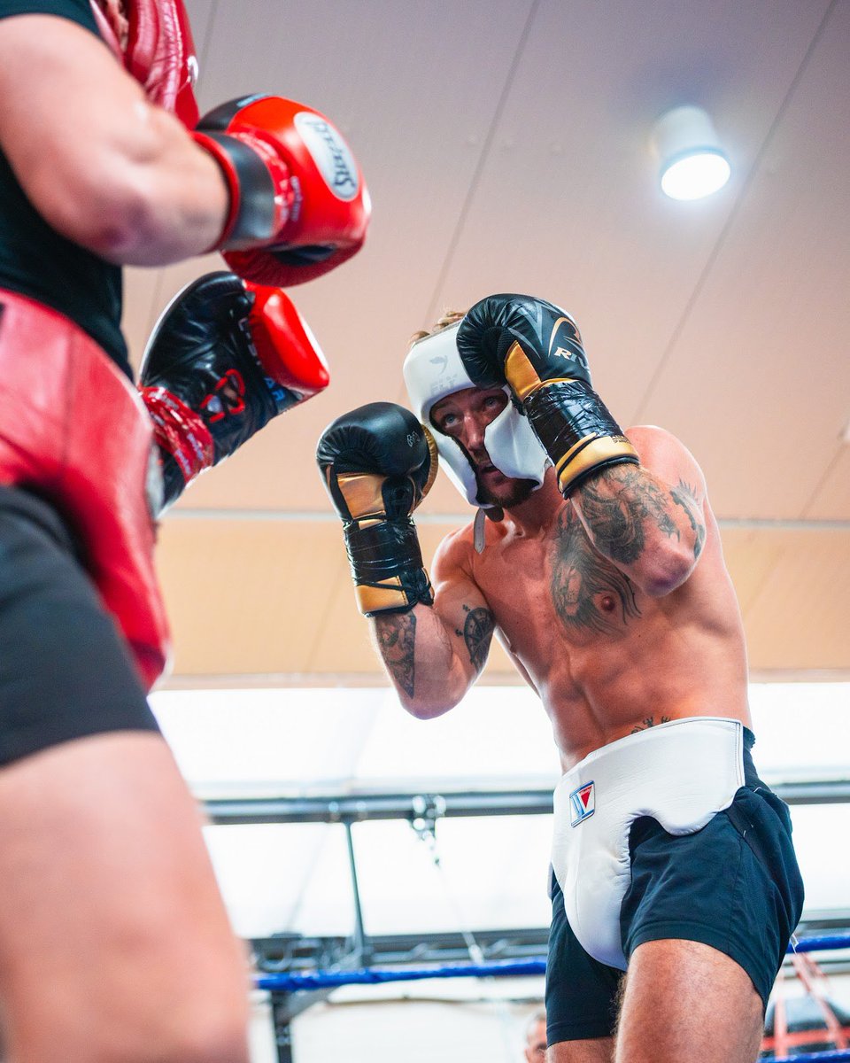 brad_pauls's tweet photo. March 28th. Manchester. Earning my shot at a world title. Everything I got 👊🏻 appreciate the support 🙌🏼 #NewquayBomb https://t.co/HYEKQBY4Vu