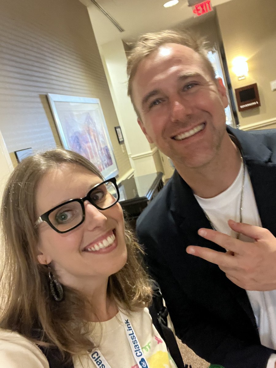 iluveducating's tweet photo. Powerful learning experiences at #NCTIES26! Learned more about AI, Canva, Tech, but the most important things I walked away with are the relationships! #edueyeexam #techlap #AIinEDU @canva https://t.co/aczlIyncUa