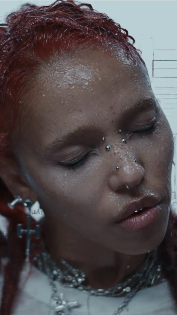 ✩ cₕᵣᵢₛₜᵢₐₙ ∗. tweet media