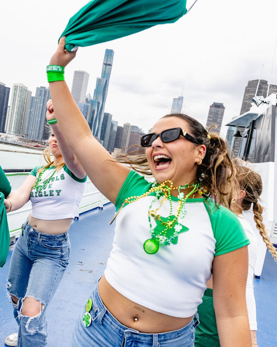 Navy Pier tweet media