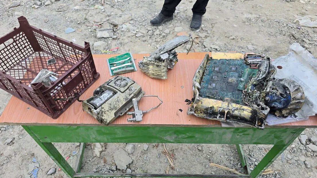 ‼️ NYT: Fragmentos do míssil usado em massacre contra escola no Irã aponta para fabricação dos EUA

Análise do jornal identificou marcas e números de série nos destroços que indicam uso de um Tomahawk  no bombardeio que matou 175 pessoas.

"MADE IN USA": s.rtbrasil.com/nwx