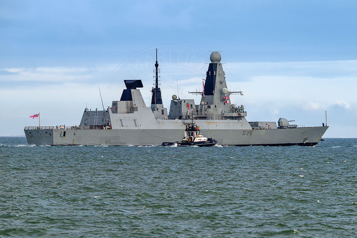 MaritimePhotos's tweet image. That's HMS Dragon on her way to the eastern Mediterranean, late this afternoon. #Dragon #Type45 #naval #maritime