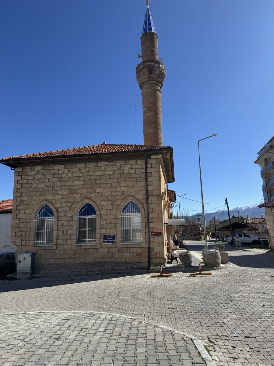 Ünlü bir Fransız yazar şöyle diyor:
“Bir kitabı okuyup bitirince sizde ruhça bir yükselme olmuşsa, hiç çekinmeyin,
o kitabın büyük bir eser olduğunu söyleyebilirsiniz.”