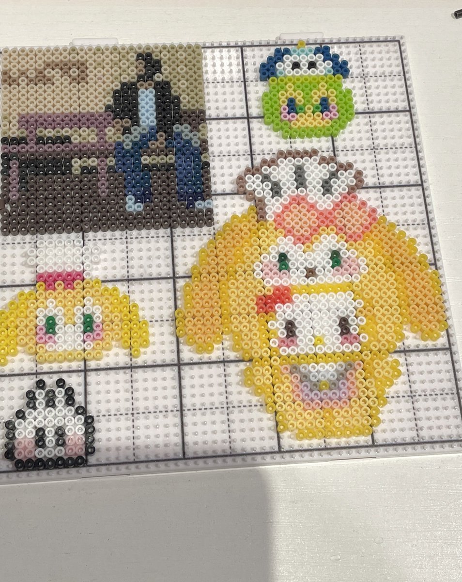 今天是幸运小番茄
一顶喜欢很久的mlb绝版了
甚至盗版也不盗这款
晚上没事逛咸鱼刚好有富婆低价出
才50！！！
开心的不行
哦对 有人能猜出我拼的啥吗