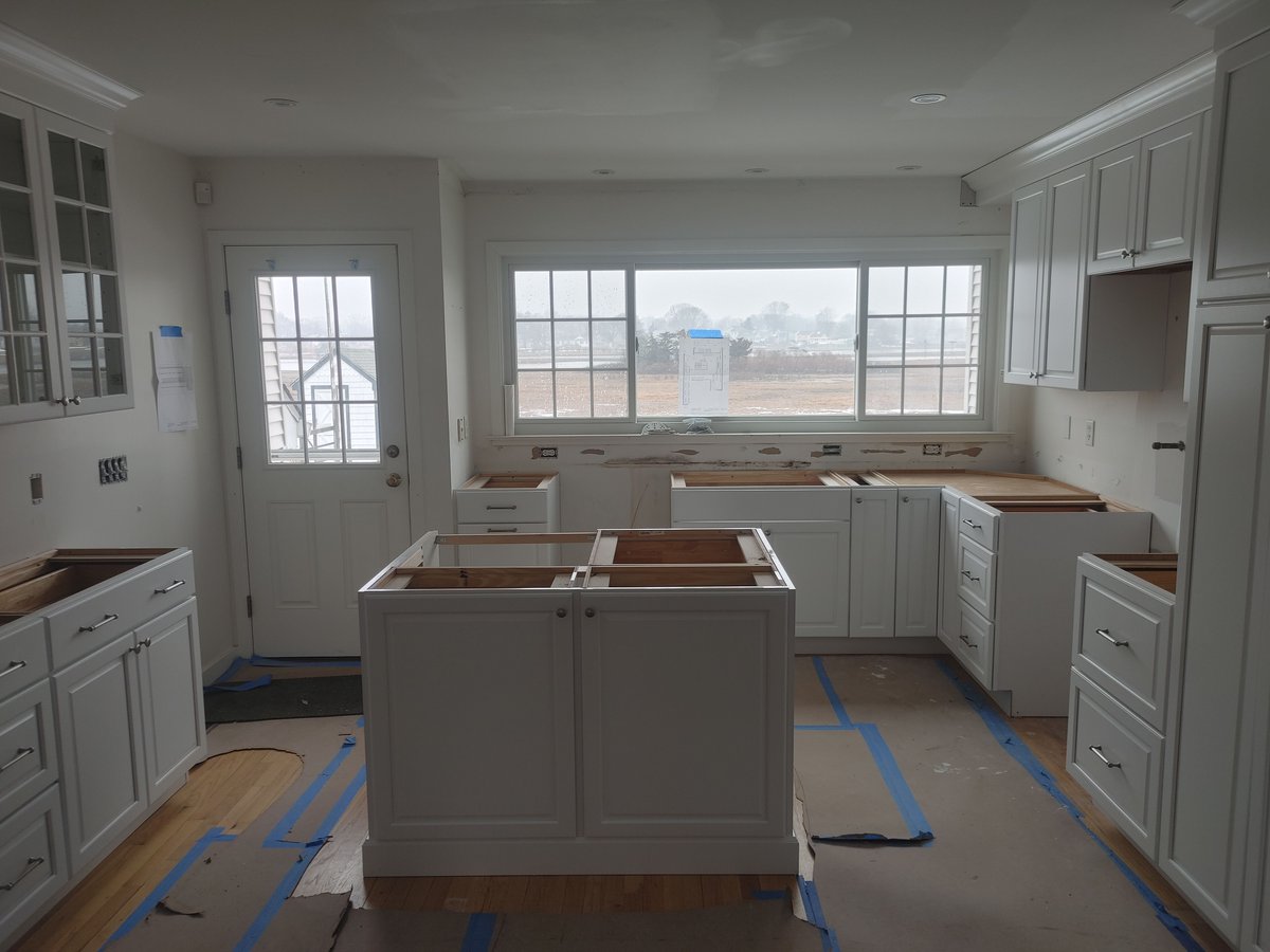 KitchenAdvantge's tweet photo. Check out the progress on this job in Old Saybrook. B.Matthew Construction is doing an excellent job as usual installing these Frost Kraftmaid Cabinets ! We can't wait to see the completed project, Can you? #kitchenremodel #kraftmaidFrost #KraftmaidFoxChase https://t.co/QjRajbiplx