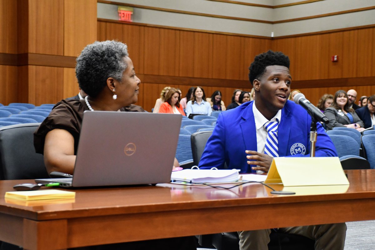 doelouisiana's tweet image. McKinley High senior Nyssiah Ebanks spoke with @BESE_LA about what’s possible through Louisiana’s reimagined high school experience.

He’s on track to graduate with a diploma, an associate degree, eight industry-based credentials, and internship experience. #laed #lalege #lagov