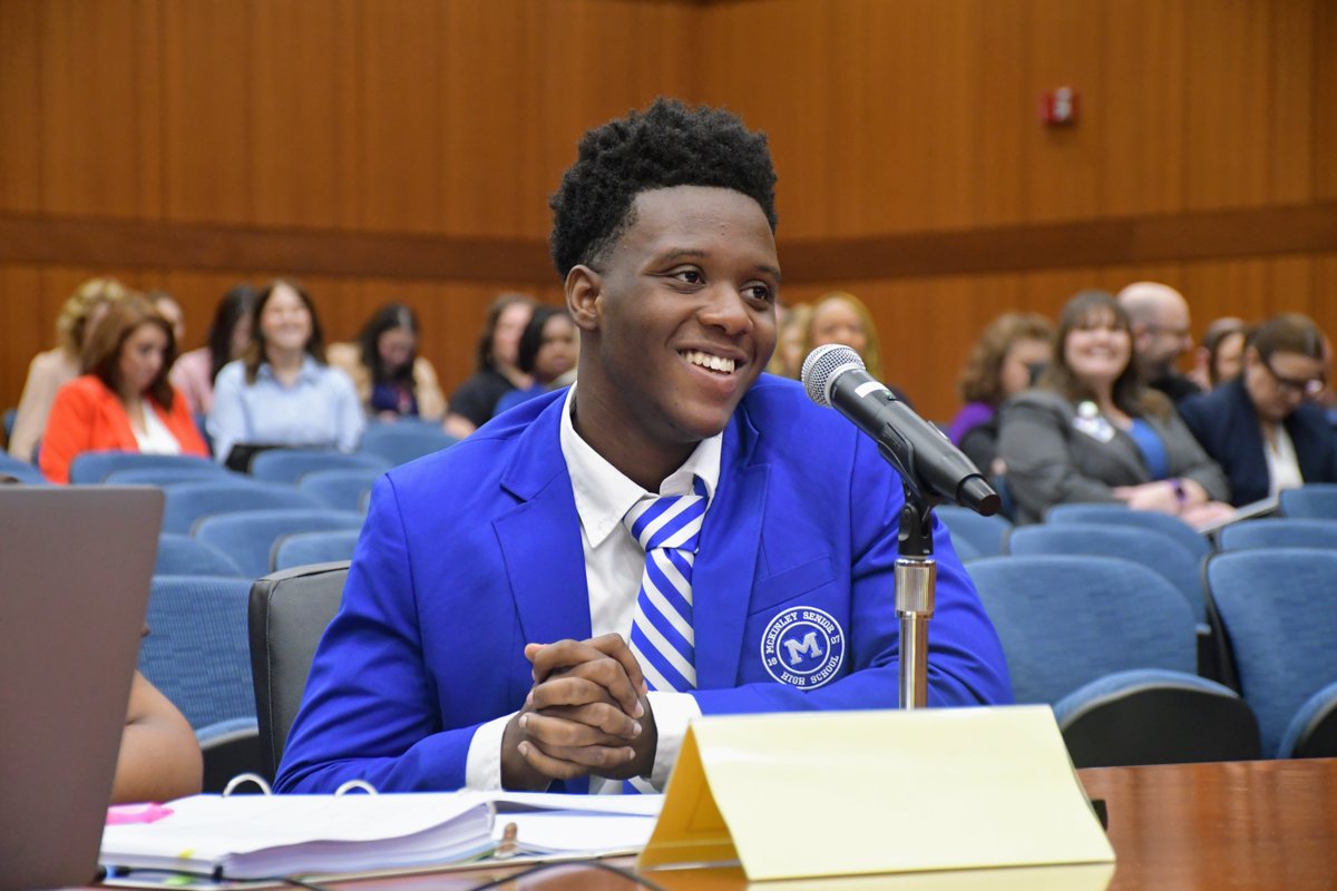 doelouisiana's tweet image. McKinley High senior Nyssiah Ebanks spoke with @BESE_LA about what’s possible through Louisiana’s reimagined high school experience.

He’s on track to graduate with a diploma, an associate degree, eight industry-based credentials, and internship experience. #laed #lalege #lagov