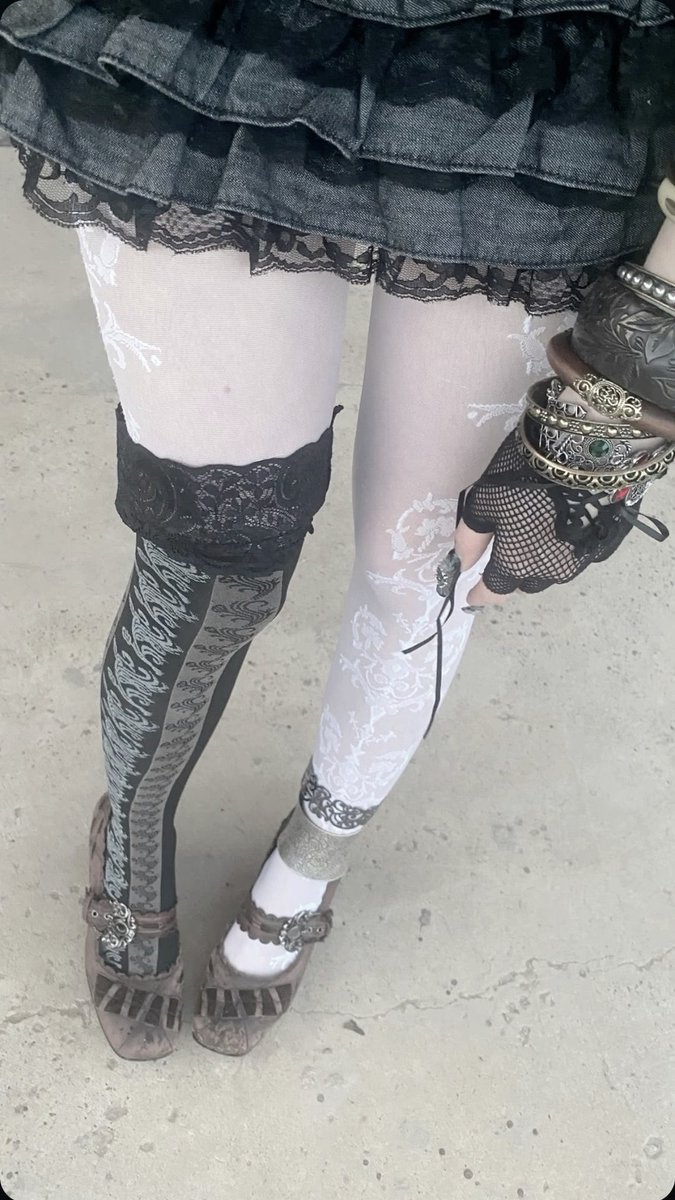 ella ᰔᩚ tweet media