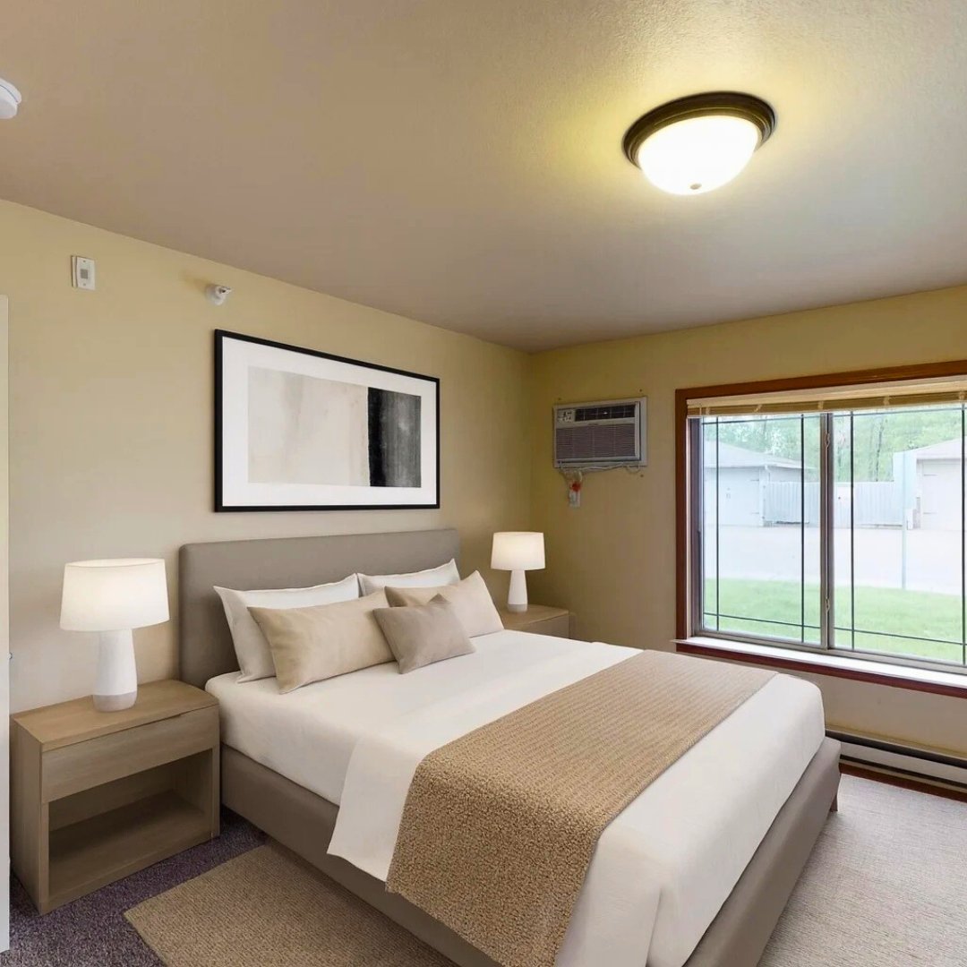 Welcome home to #WillistonGardenApartments in Williston, ND! 🏡

Here, you'll experience relaxed elegance and a vibrant community atmosphere. Our pet-friendly apartments offer modern amenities, and select homes come furnished!

Become a resident today: northdakota.weidner.com/apartments/nd/…