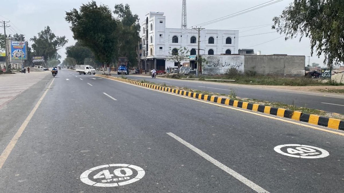 developingpak's tweet image. Recently Constructed Wazirabad to Sialkot Road. Lane Marking and installation of Signage Boards underway.

#Wazirabad #Sialkot #Gujranwala #Punja. #Pakistan