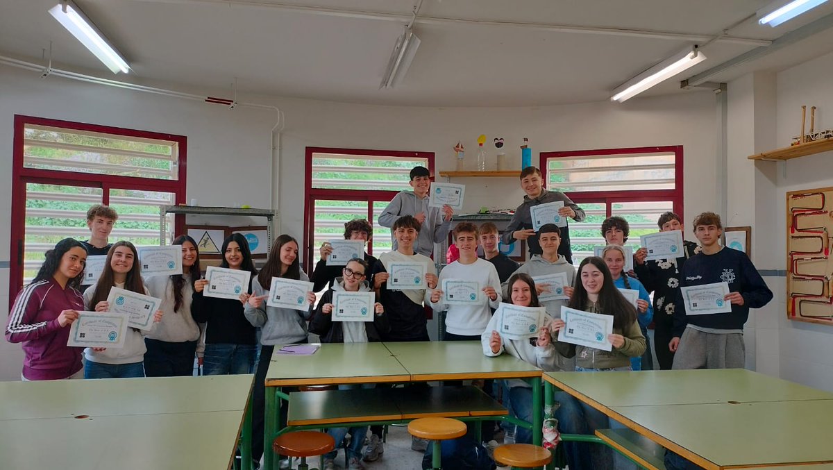 IES Lanjarón tweet media