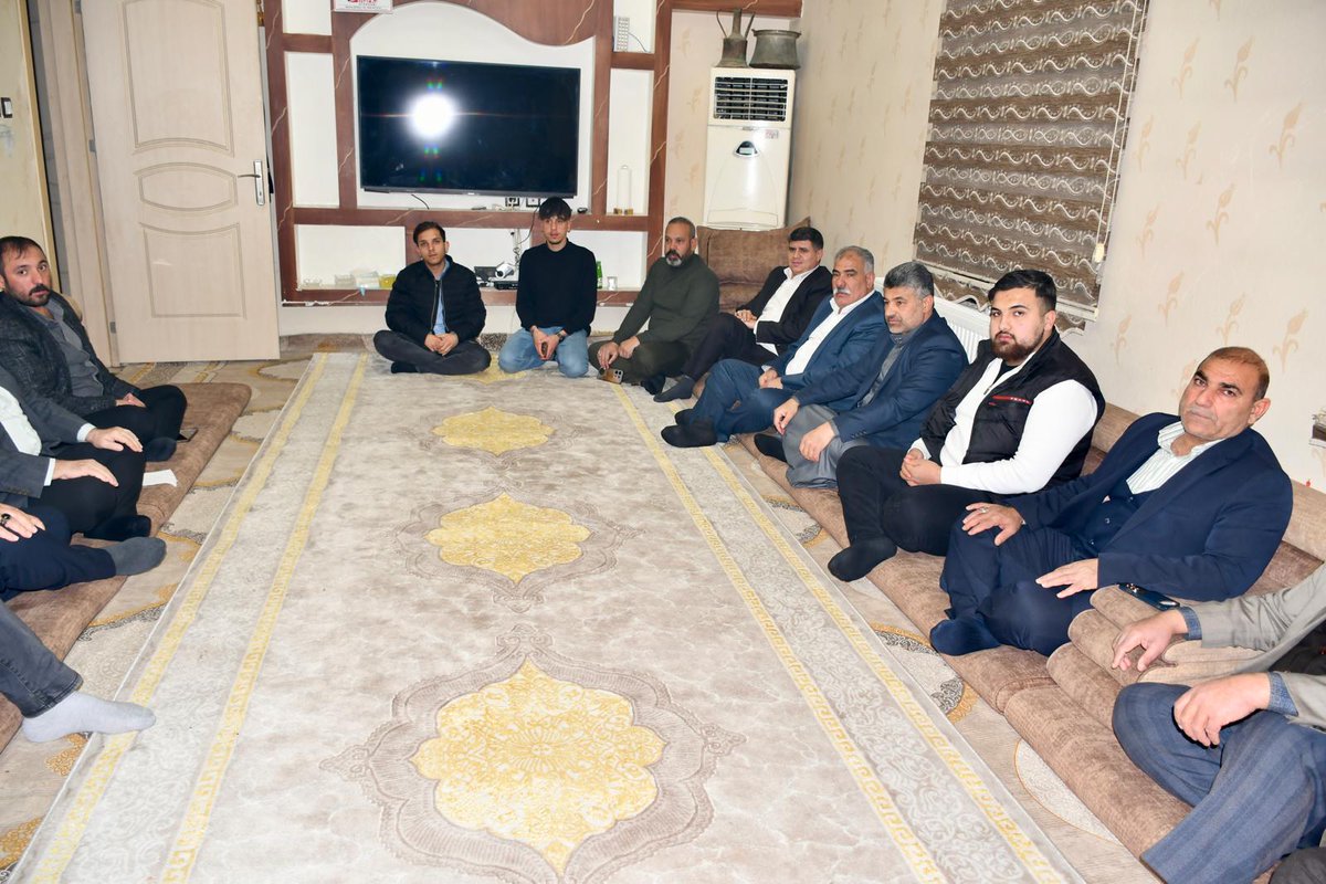 İlçe Başkanımız Süleyman Elgün, İlçe Koordinatörümüz Serkan Kırmızı, Yönetim Kurulu üyelerimiz ve Belediye Meclis üyelerimiz ile birlikte Yönetim Kurulu üyemiz Ömer Direk’in hanesinde düzenlenen iftar davetine katıldık.

 Rabbim birliğimizi daim, muhabbetimizi güçlü, yolumuzu