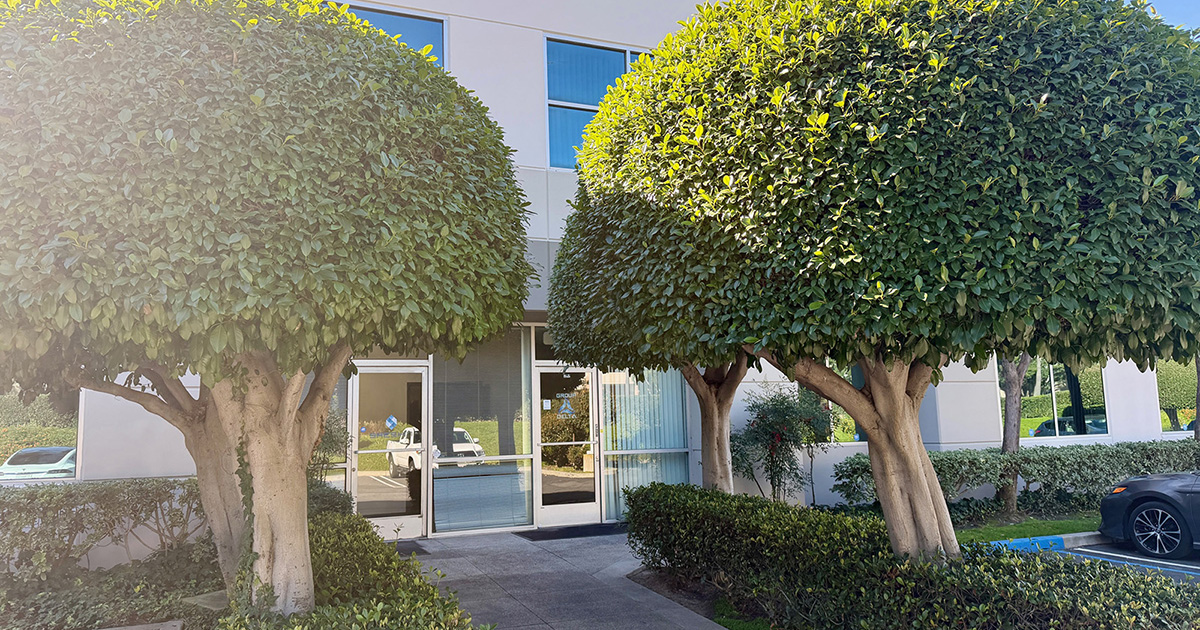 TidemarkRE's tweet photo. FOR SALE: 32 Mauchly, Suite B, Irvine, CA
±5,350 SF High-Image Industrial/Flex condo
• ±5,000 SF 2-story office
• 21’ warehouse clear
• 2 GL doors
• Walk to Irvine Transit Station &amp; Spectrum
Contact Taylor Snyder (CA DRE 02092420) at (949) 533-1321. #Irvine #Industrial #CRE https://t.co/psFVLpRXRr