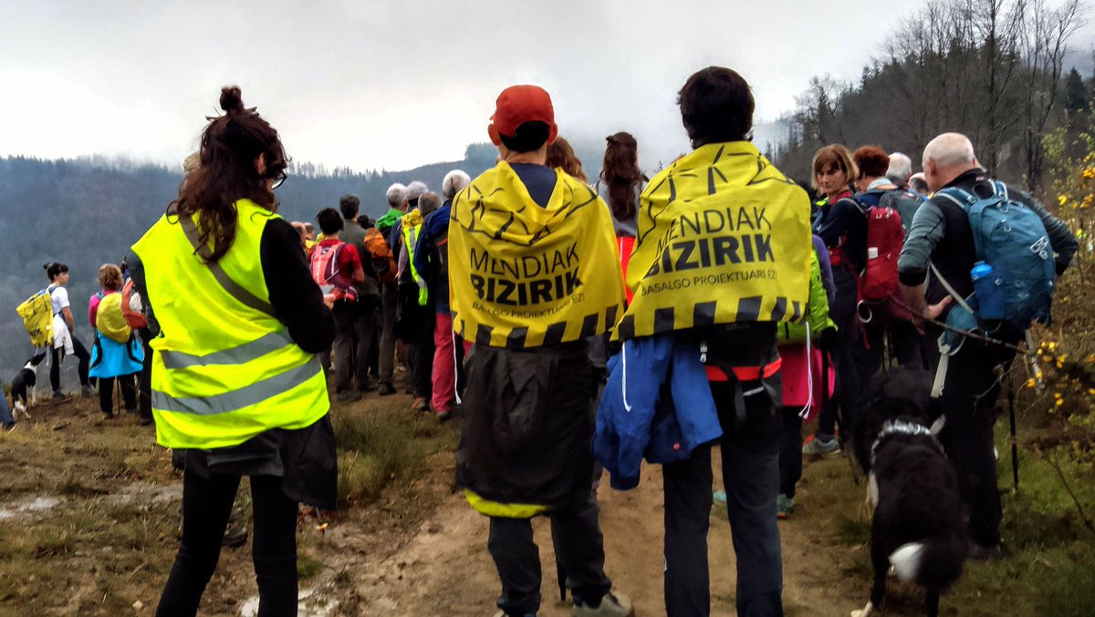josefrancid's tweet photo. Marcha montañera contra el Parque Eólico de #Basalgo #Topinburu #Azurtza #Illordo #Eibar #Soraluce #Bergara #Elgeta #Elgoibar 7/3/26 https://t.co/fquO3ptZiF