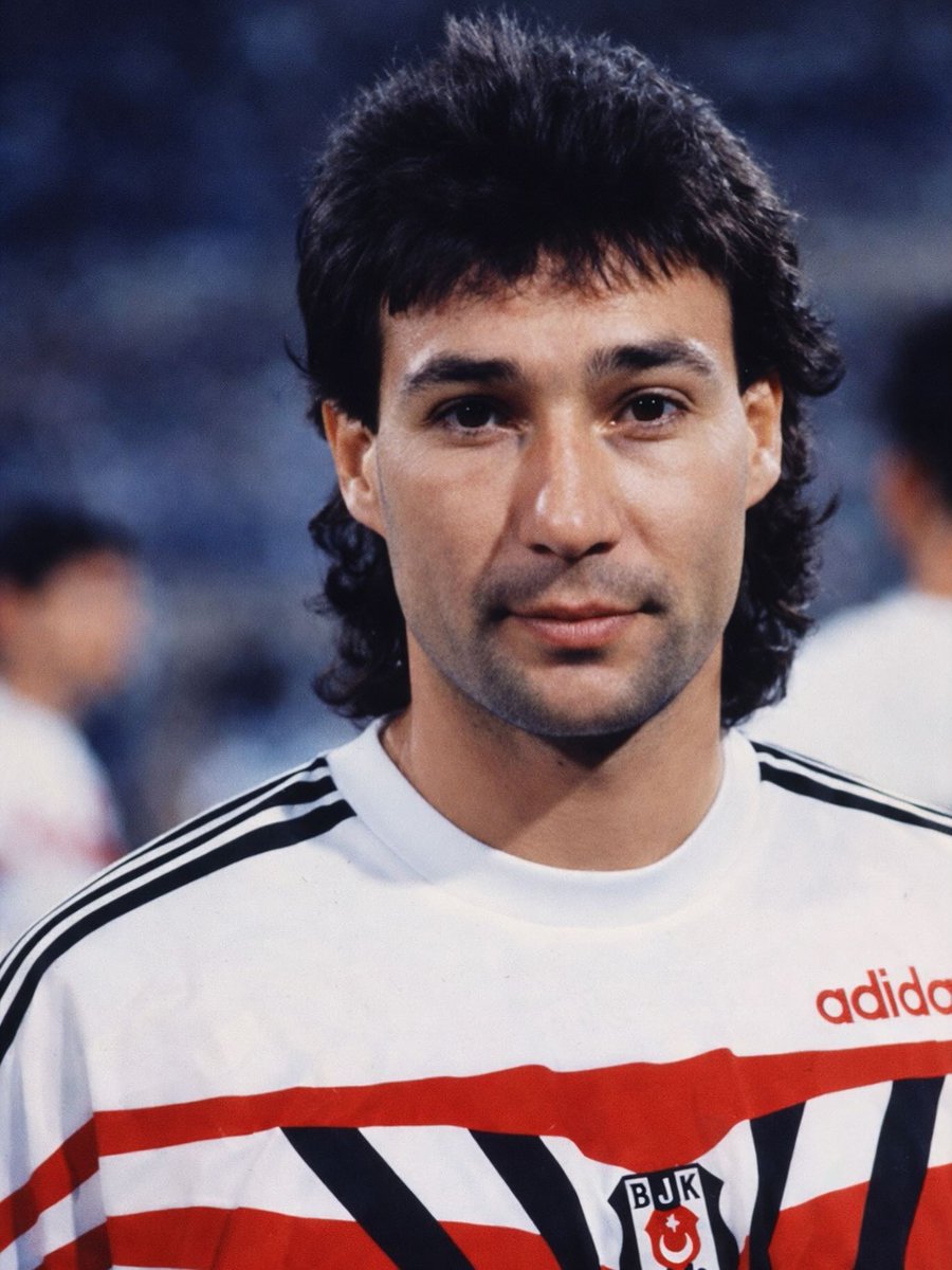 Bir dönem Beşiktaş forması da giyen Trabzonspor yardımcı antrenörü Orhan Kaynak, geçirdiği kalp krizi sonucu hayatını kaybetti. Orhan Kaynak'a Allah'tan rahmet; yakınlarına ve sevenlerine başsağlığı dileriz.