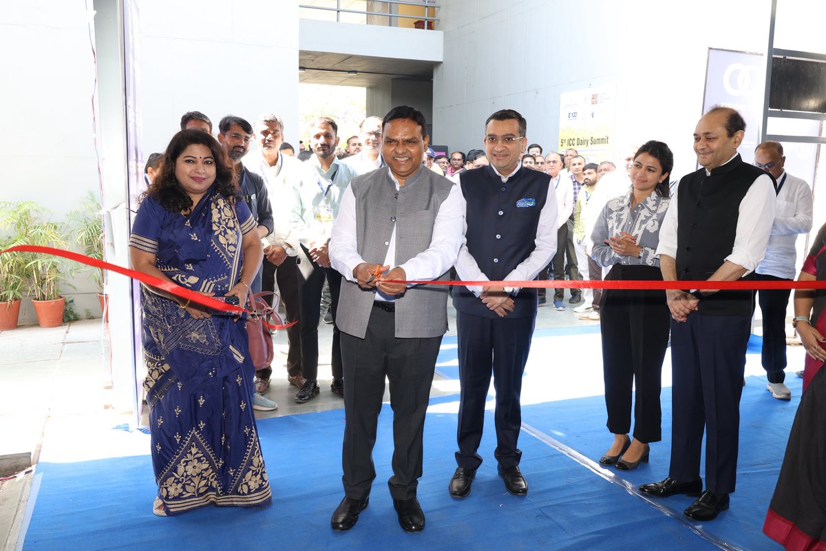 Rajiv Gandhi tweet media