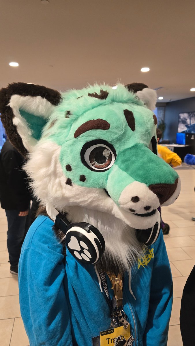 FursuitAccessry's tweet photo. Cat's got good taste!

😺: @Kravotir 

#fursuit #fursuitaccessories https://t.co/y4uY1Mq3b8