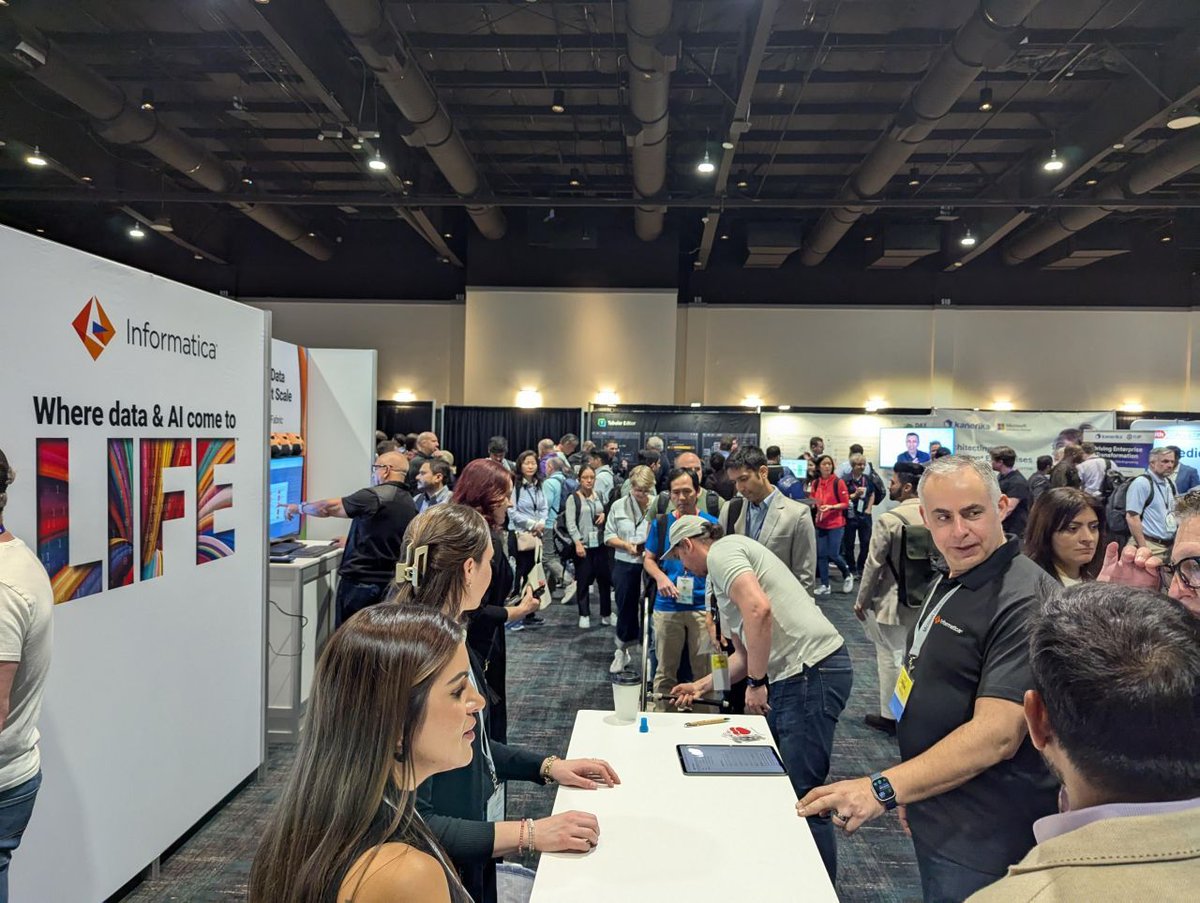 Informatica tweet media