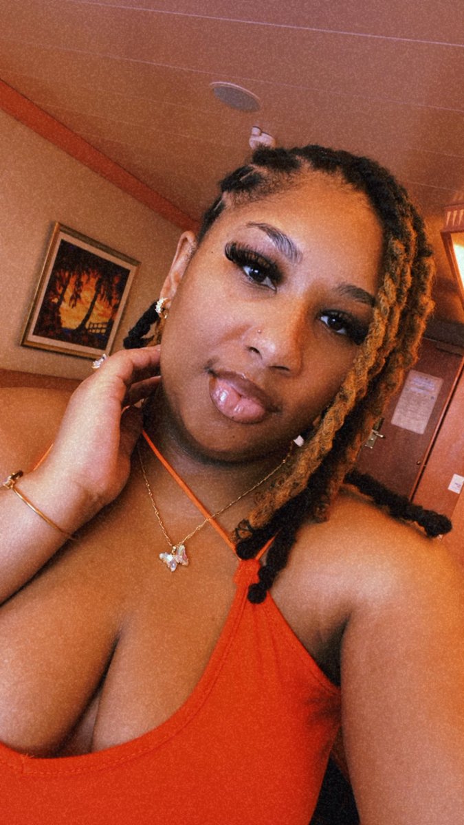heyyitstrayy's tweet photo. 32 looks good on me..#PiscesSzn 🥰🥳 https://t.co/ftF2CixNOx