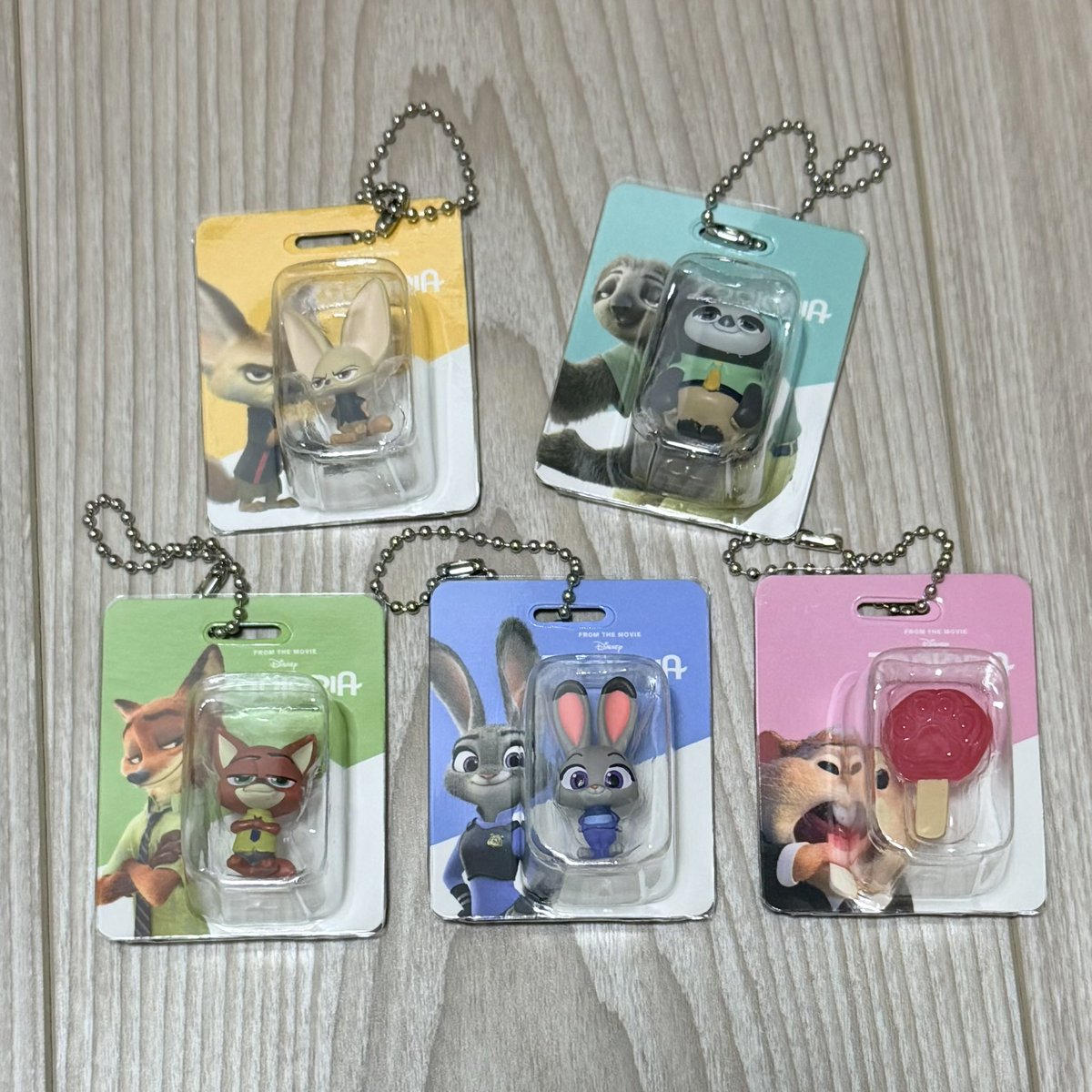 n_a0922's tweet photo. 本日の大優勝たち🐰🥚🍪🧽

ズートピア ブリスターチャームコレクション
カプセルフロッキーズ たまごっち
サンリオ クッキー缶チャーム
スポンジボブ めじるしアクセサリー https://t.co/FWMiBW4OxB