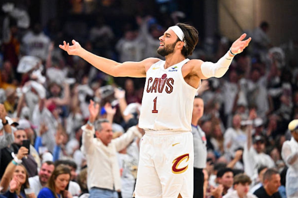 HoodiGarland's tweet image. “After months of waiting, Max Strus is nearing a return that could happen within the next week.”

— Joe Vardon from @TheAthletic on Max Strus