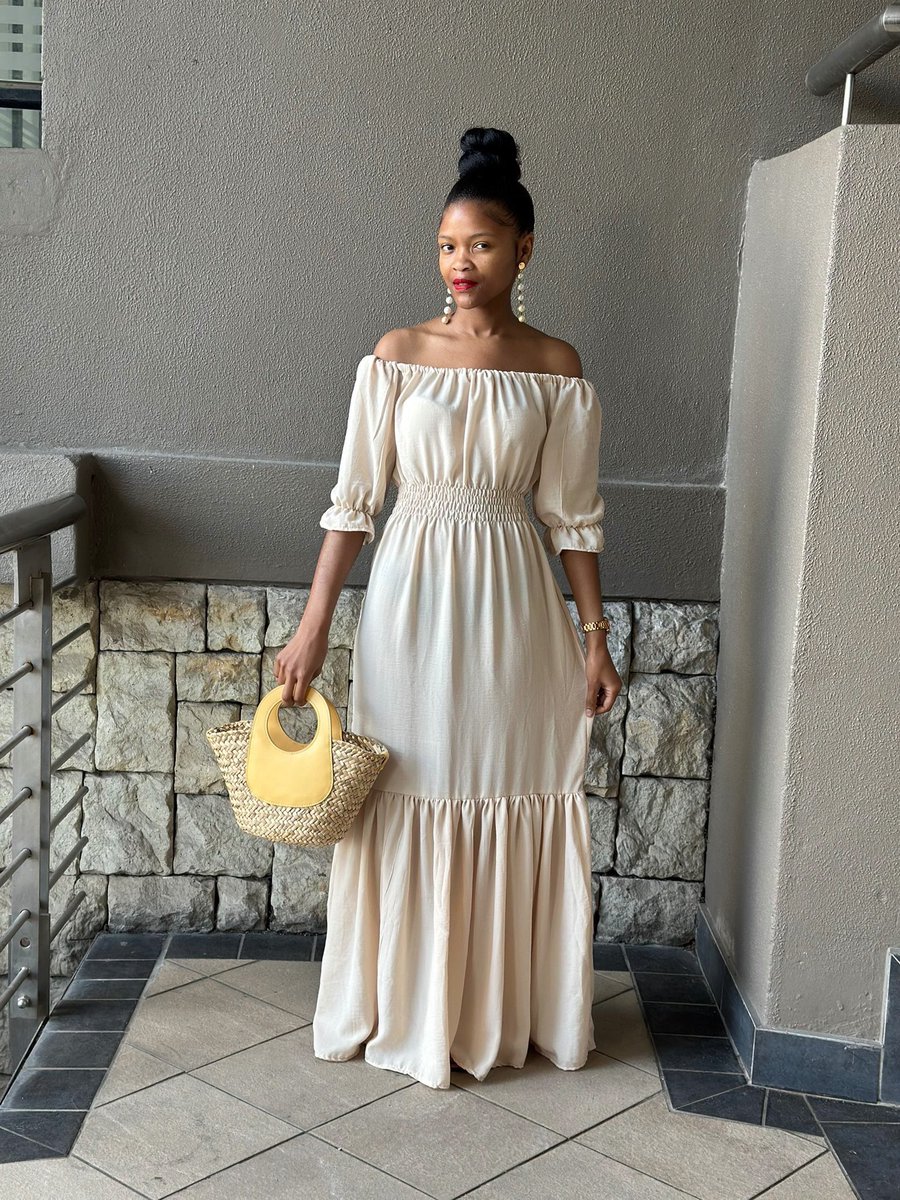 0fficialCelina's tweet photo. Handmade Dress (by me) with a sheared waist only R500 🌸🌸 inbox to place your order 

Delivery R100 https://t.co/6kEigcfu4G