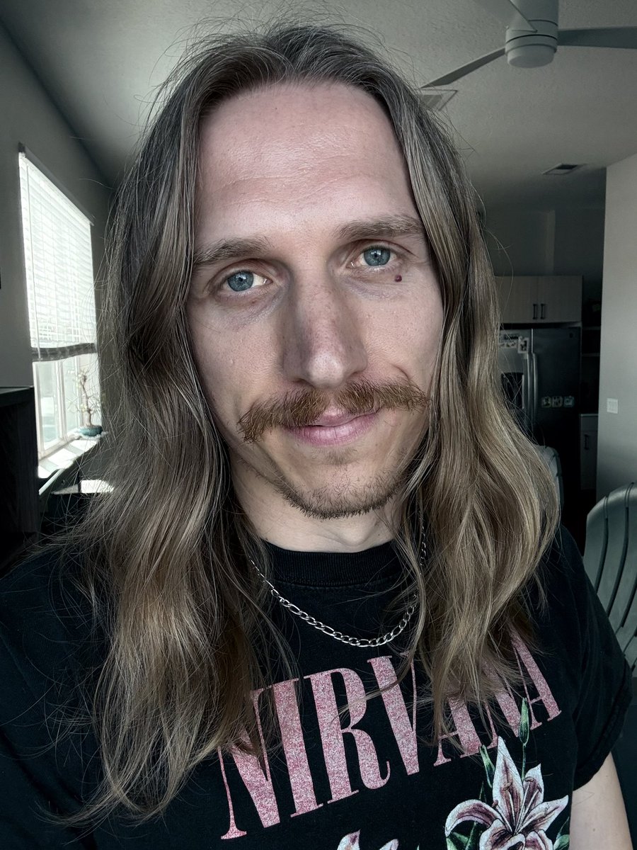 dannoethe's tweet photo. Hi.

I miss you all. 

Life hasn’t been kind to me for a bit here, and I’ve just been doing my day-to-day stuff. 

Trying to be a good dad, trying to be a good friend, and son.

My wife and I split up in October and that was a weight and experience I (continued in comments) https://t.co/i3iobE8CAh