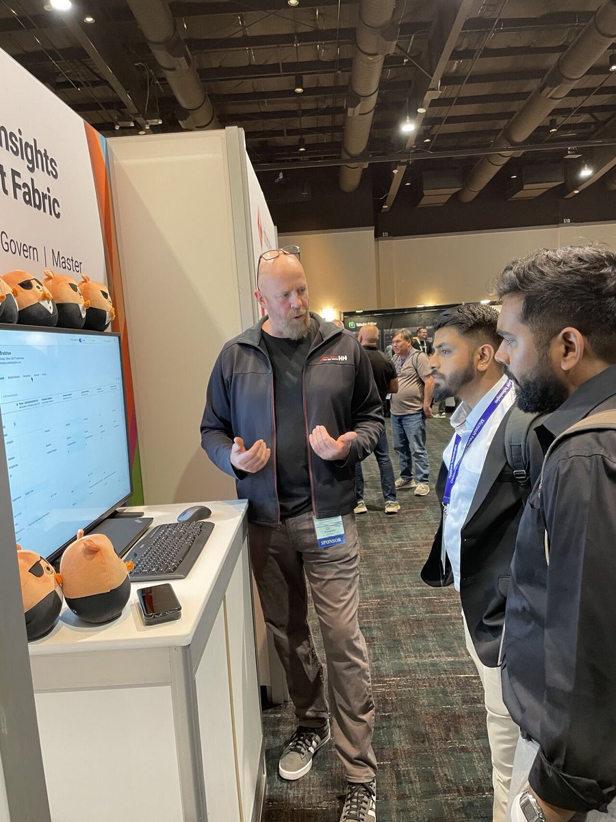 Informatica tweet media