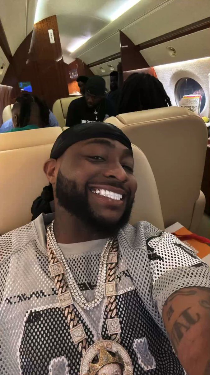 naya_joshua's tweet image. Davido I get one question…

If I play 3 of your songs in front of you, do you think you can guess them in 3 seconds each? 🤔

If you fail, you have to follow me.
If you win, I’ll post your album cover for 30 days straight.

Deal? 😅
@davido

 #Davido #OBO #30BG #Afrobeats