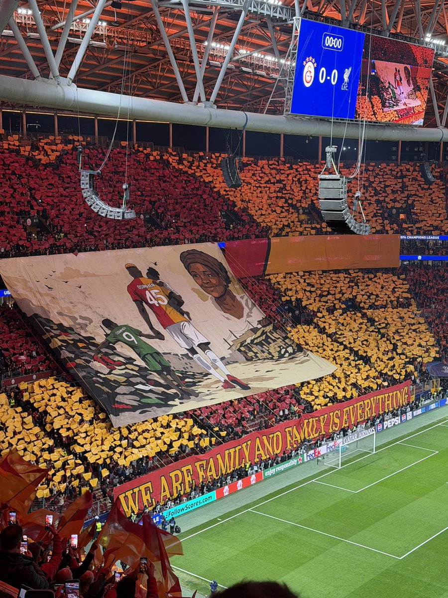 Galatasaray fans to Victor Osimhen 🇳🇬: “We are Family and Family is everything “ ❤️💛