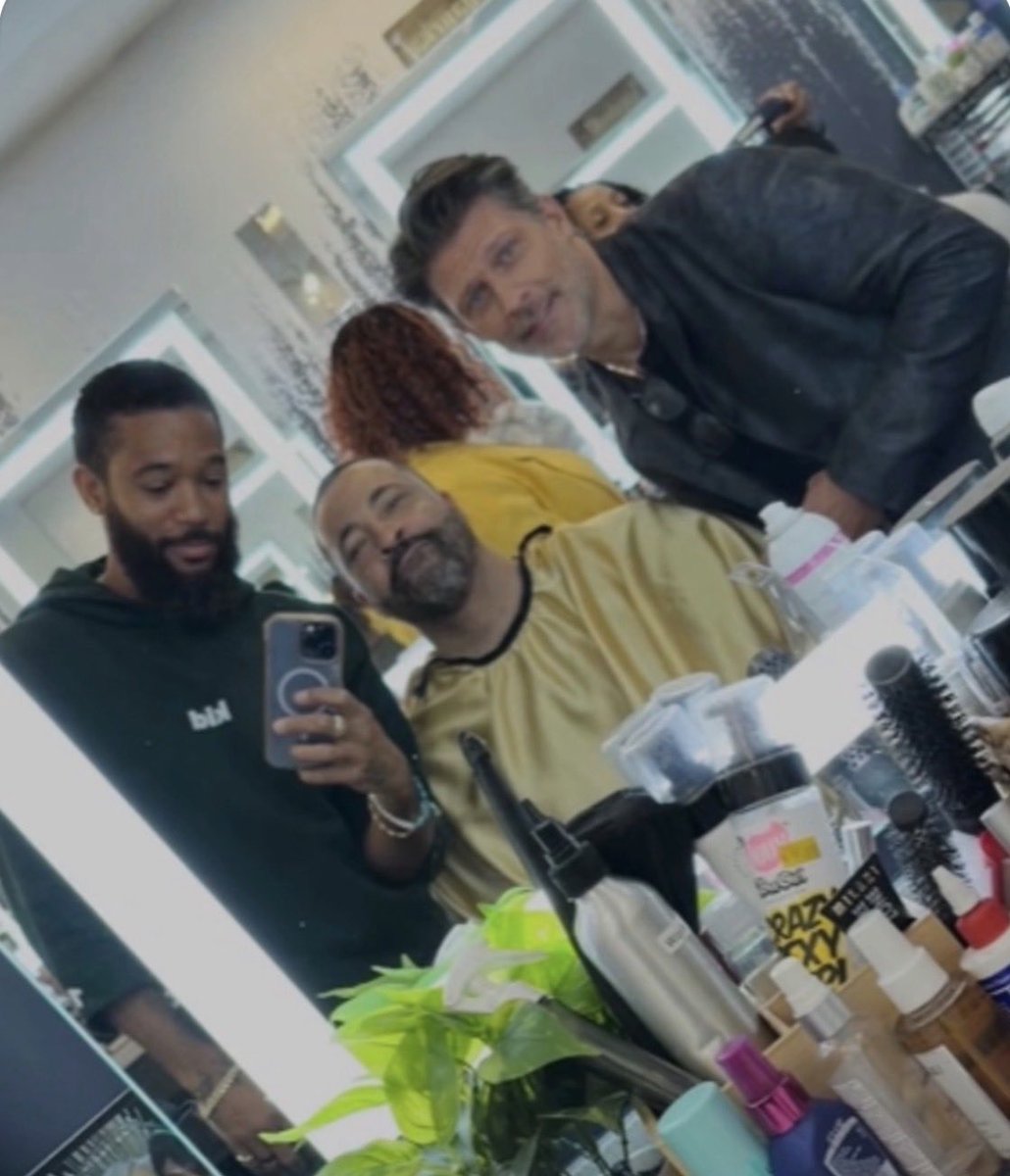 OltlD42's tweet image. #BeyondTheGates #BTG #Gatekeepers #Season2
Behind the scenes of BTG with Greg Vaughan and Timon Kyle Durrett.