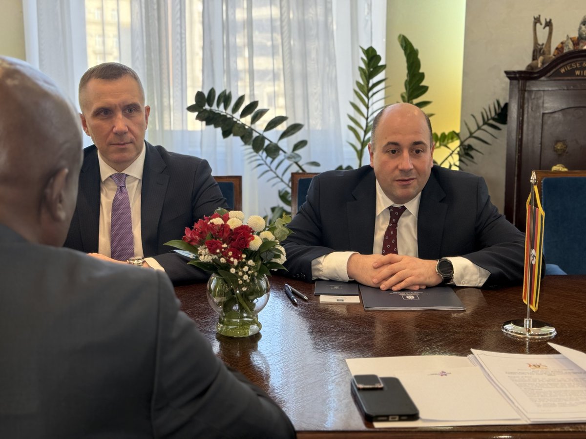 Генерални секретар Министарства спољних послова Душан Козарев <a href="/DKozarev1984/">Душан Козарев / Dusan Kozarev</a> разговарао је данас са министром трговине, индустрије и кооперације Републике Уганде Вилсоном Мбасуом Мбадијем <a href="/wilson_mbadi/">Wilson Mbasu Mbadi</a> о додатном јачању билатералних веза.

Констатовано је да постоји обострани