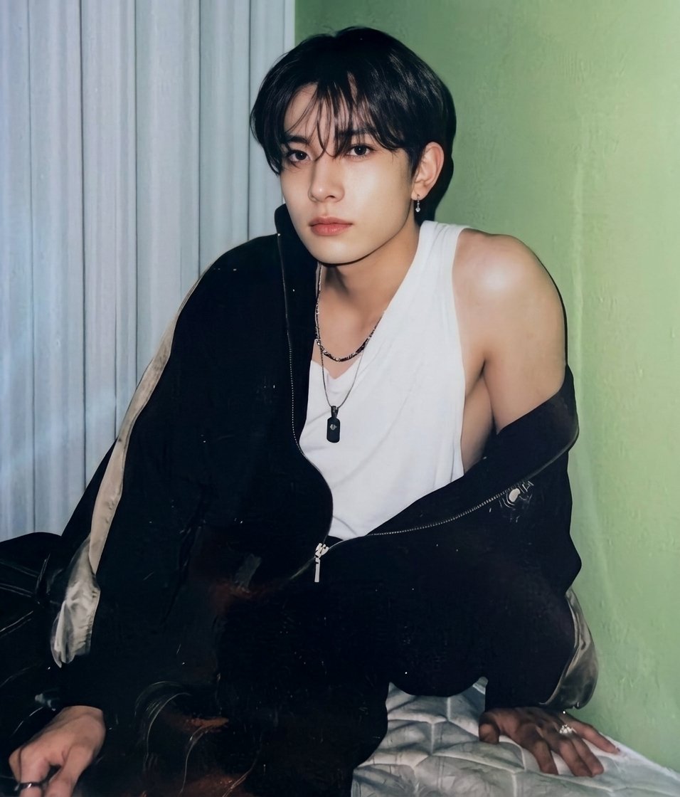 𓆩𓆪 tweet media