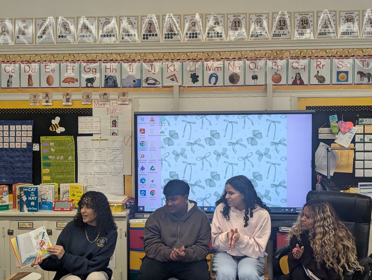 MichaelDimasi's tweet photo. Another dazzling day of BHS Bengal Paws reading to our magnificent elementary students. https://t.co/C0wCyqd8TL