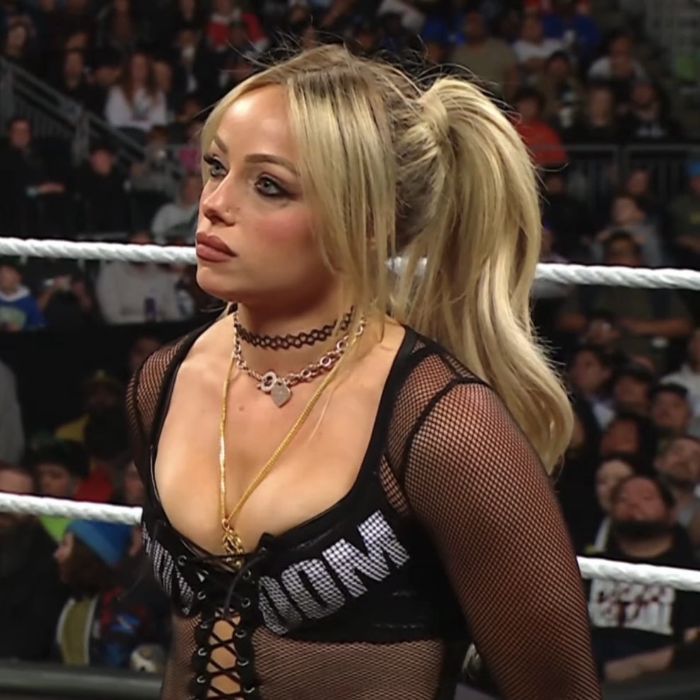 livs riott. 𓍼 tweet media