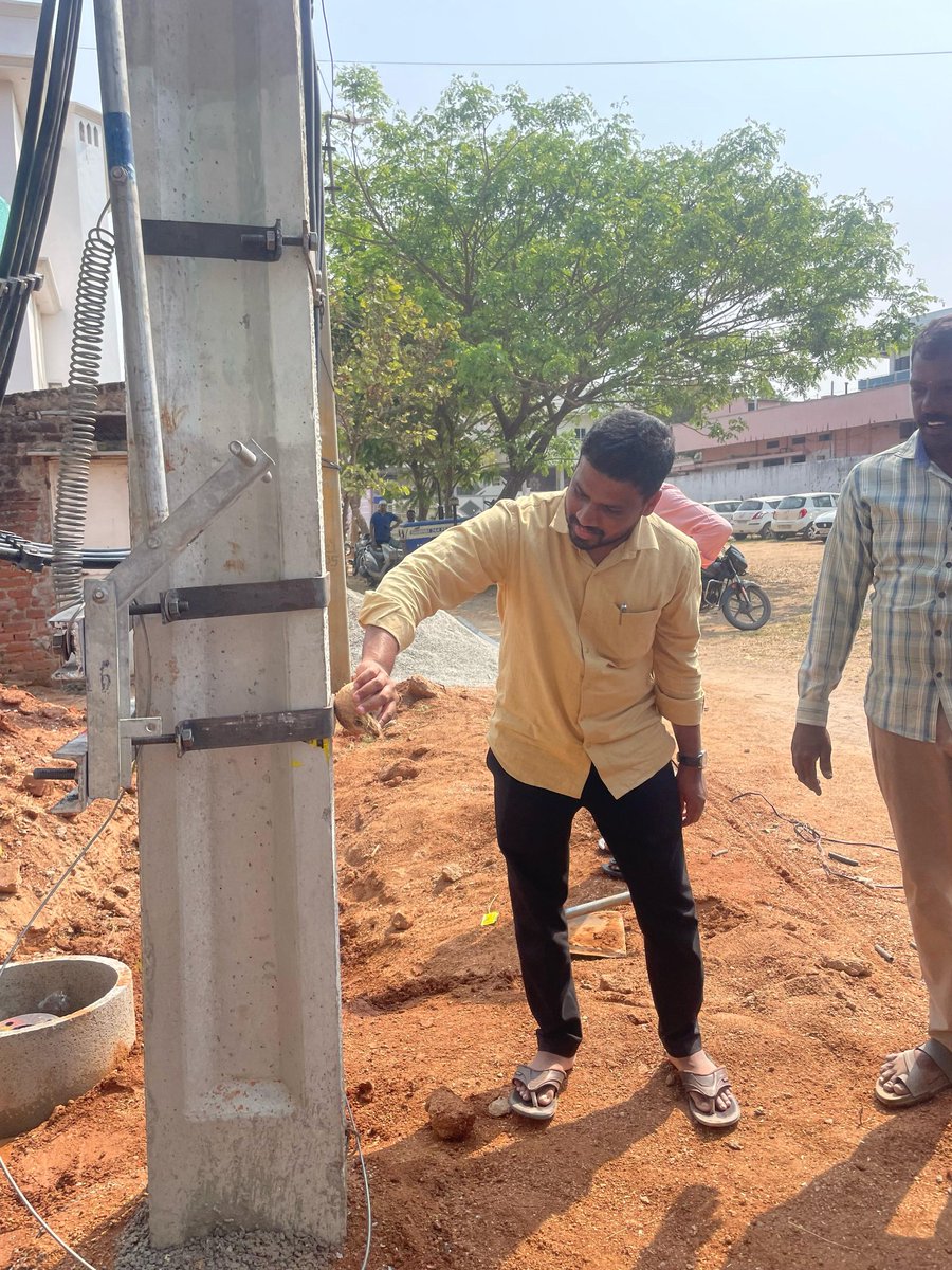 arshadboom4664's tweet photo. Today
Siddipet Ward No:29 *Councillor Mohammad Abdul Naseer (Arshad)* 
Inaugurated 
100 KVA new Transformer. I Sincerely 
Thank, DE Ramachandraiha Sir, AD Sudhakar Reddy Sir, AE Saleh Husaain sahab.And Special mention to NaseerUddin Sahab for Allotment of Place to Transformer. https://t.co/VnsxoPPwhm