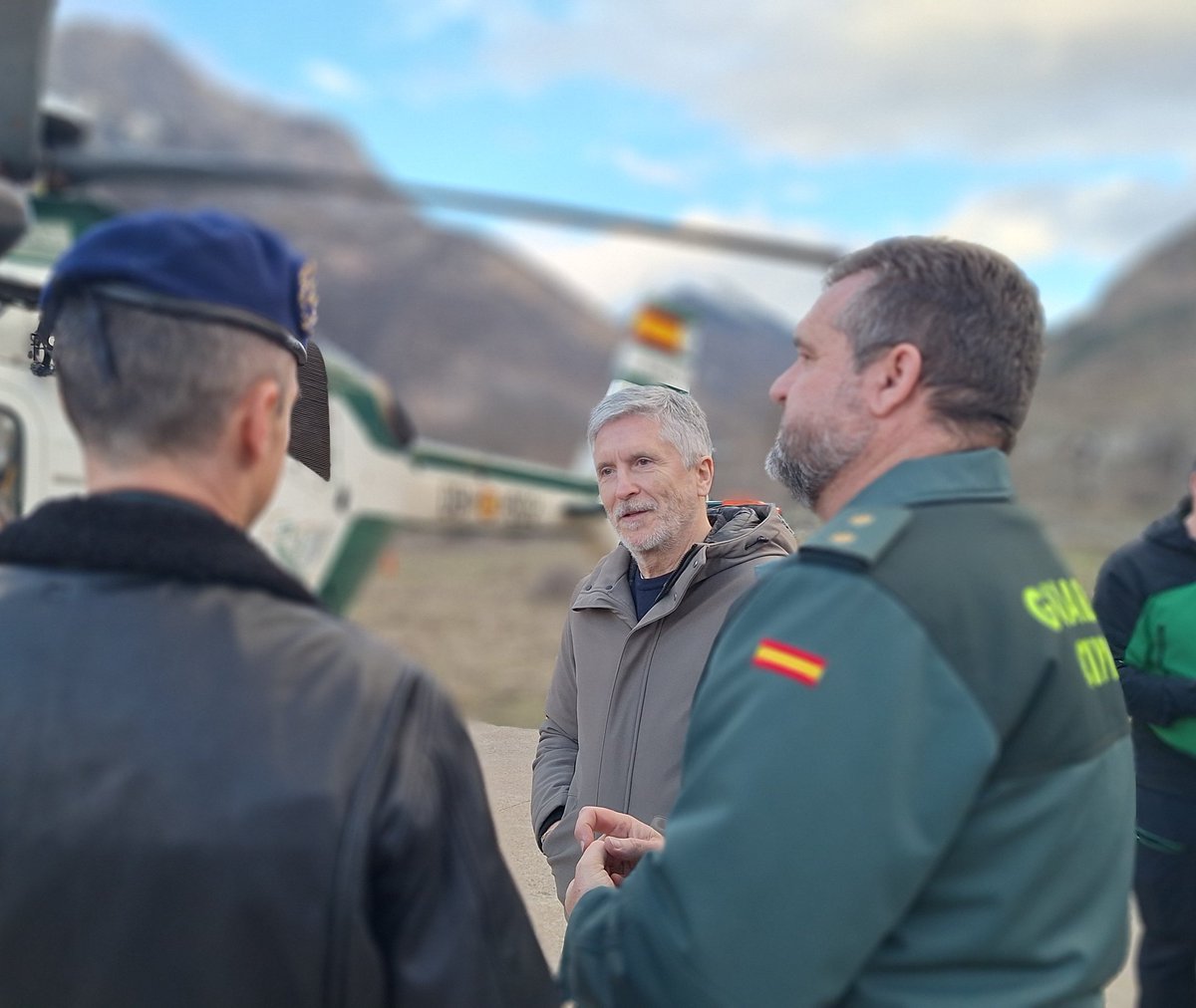 interiorgob's tweet image. Grande-Marlaska se reúne en el cuartel de #Benasque con especialistas del Servicio de Montaña y del #GREIM de @guardiacivil.

🗻 El ministro ha recibido información sobre el trabajo de las unidades de montaña y las intervenciones realizadas en los últimos meses en los #Pirineos.