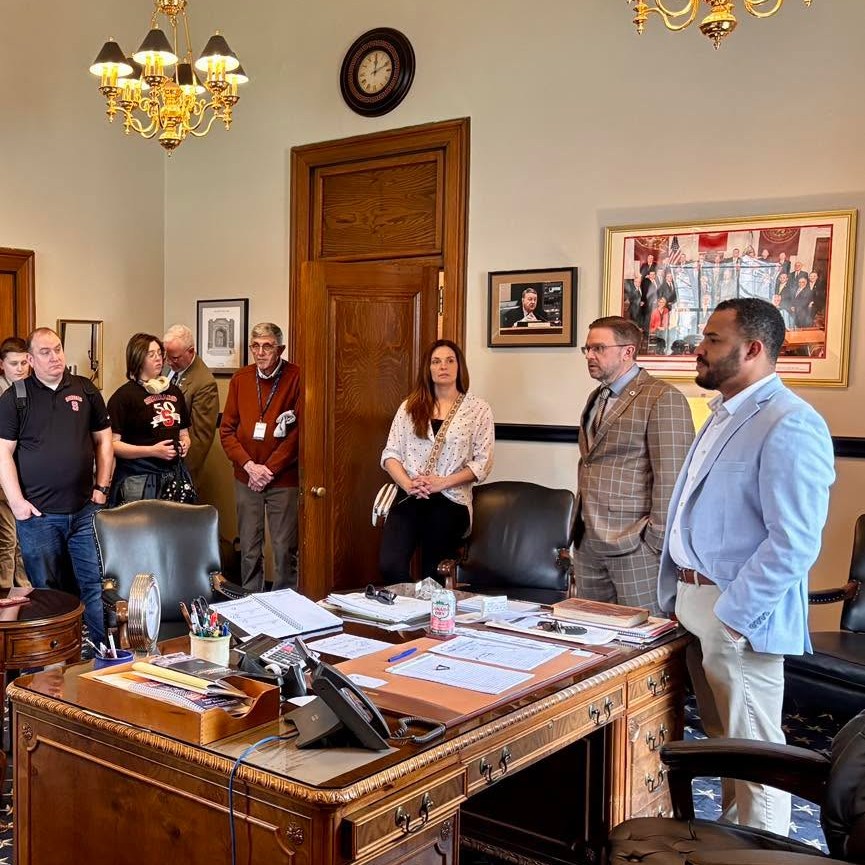 Auditor Mark A. Hunt tweet media