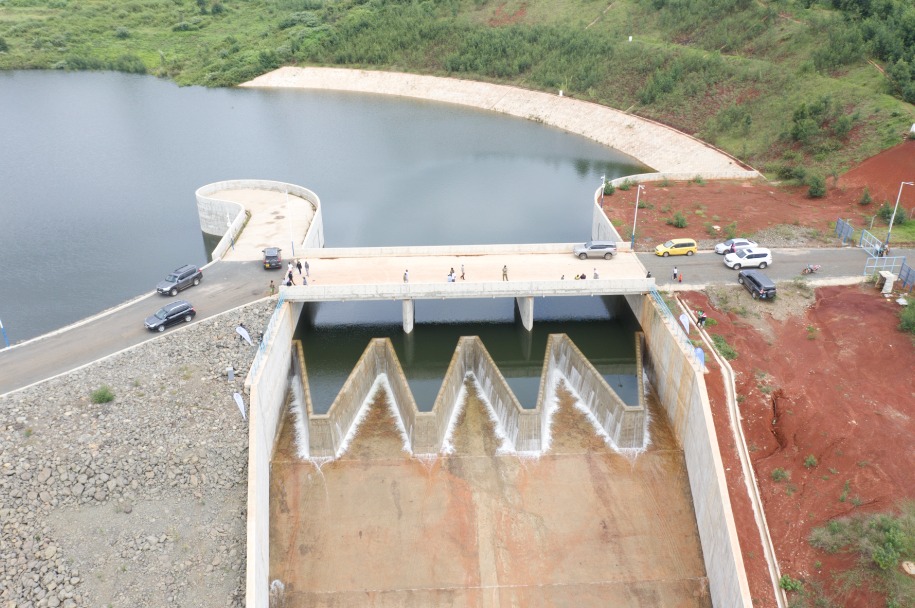 AthiWaterWorks's tweet photo. UPDATE: Karimenu II Dam is Full and Spilling! The dam currently holds 22.6 Billion litres of water and supplies over 70 million litres of clean water per day to Ruiru, Juja, Gatundu, Kiambu, Githurai and Nairobi. https://t.co/lcL8VsjDFY