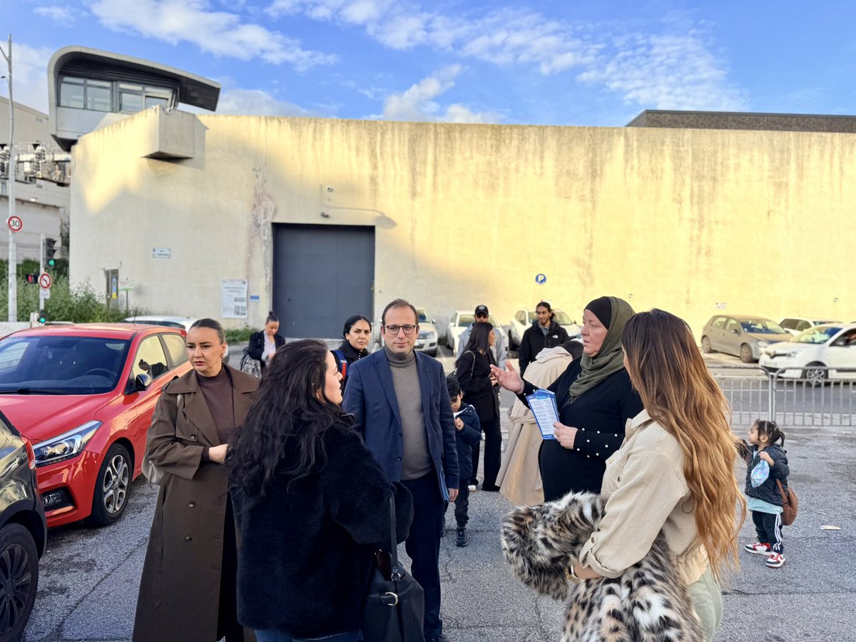anthony_borre's tweet photo. Aux côtés des Niçoises et des Niçois de la rue de la Gendarmerie. Merci pour votre confiance. 
#TousPourNice https://t.co/pmo1W9P33R