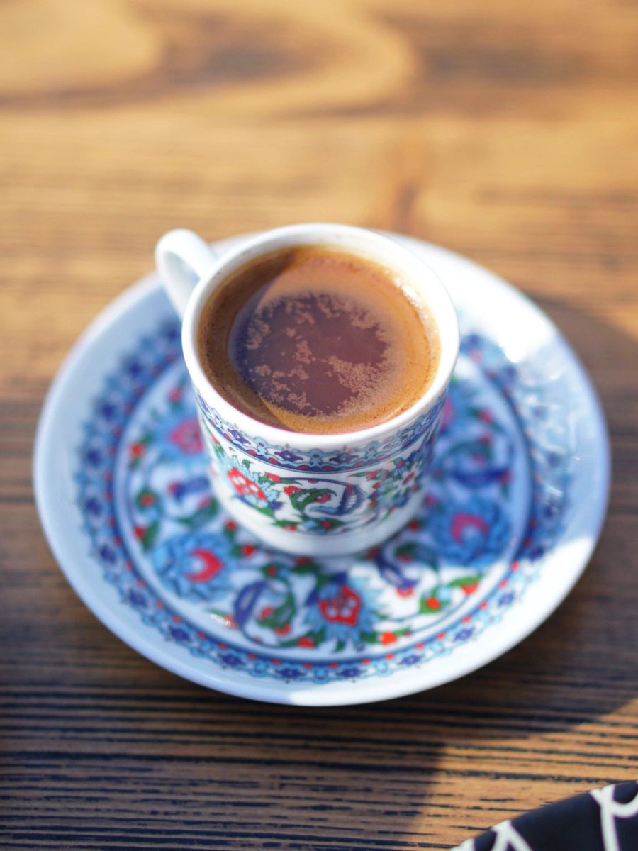 Kelly_Humorous's tweet photo. Turkish-style afternoon tea. Honestly, there's no difference other than the coffee. https://t.co/Ui5qY3BEna