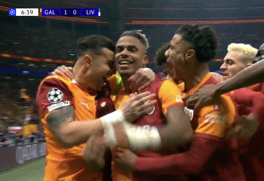 _BeFootball's tweet photo. 6 MINUTES ET DÉJÀ UNE DINGUERIE https://t.co/hGEs07HtZo