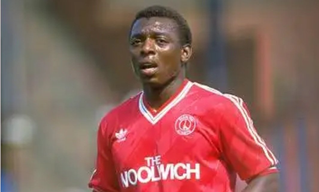 thesoccerdemic's tweet photo. ⚽️Happy 68th b'day🎉to #Tottenham legend Garth Crooks OBE🙌🏾
⚽️He made his senior debut in 1976 for #StokeCity & moving to #Spurs he won the UEFA Cup & 2️⃣ #FACups 🔥
🌎He went onto make 4️⃣7️⃣6️⃣ appearances for 5️⃣ teams inc #MUFC, #WestBrom & #Addicks & scored 1️⃣6️⃣8️⃣ goals✨️🇯🇲🏴 https://t.co/ahKC97nEWP