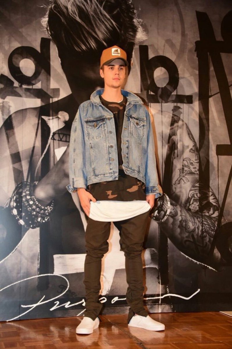 yukonsbieb's tweet photo. it’s been 10 years since the purpose tour??? https://t.co/c0Z3Zp6Lhp