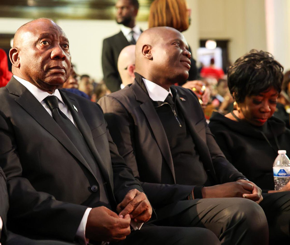 #MadlangaCommision
Suleiman addreses Matlala as "Vusi",and and Mogotsi as "Brown Mogotsi"but refers to Hangwani as "Mr Maumela"
Levels in the cartel😢😢