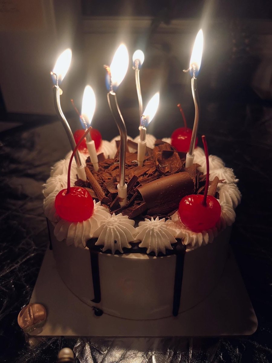 khangguy_v's tweet photo. Happy birthday to me. https://t.co/8DEuchYmMQ