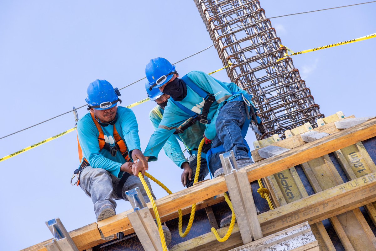 Constructora El Salvador tweet media